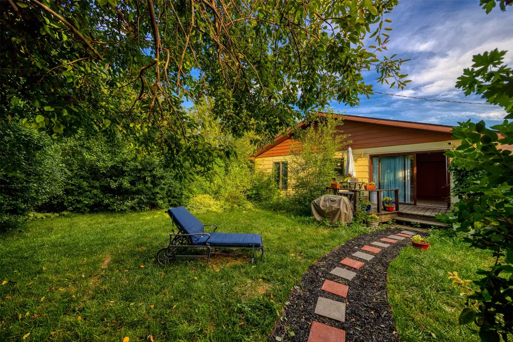 205 18th Avenue NW Great Falls MT 59404