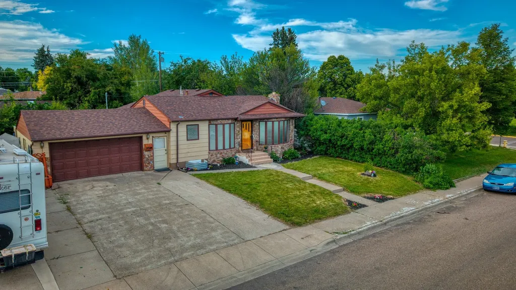 205 18th Avenue NW Great Falls MT 59404