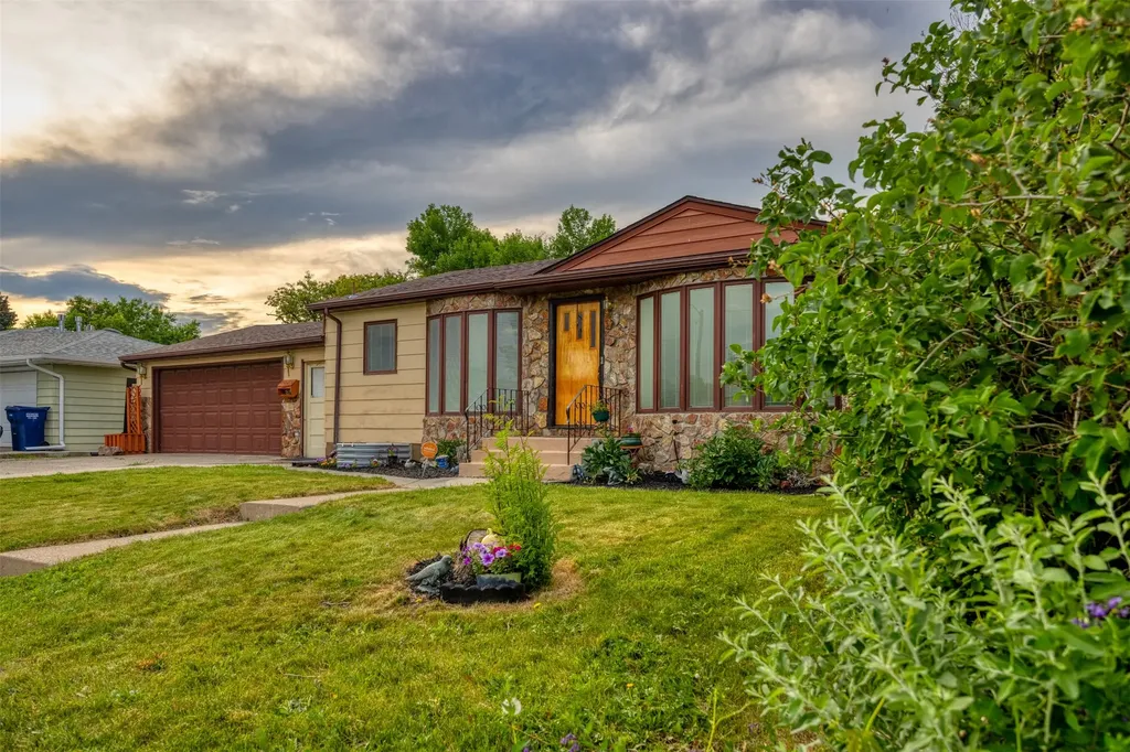 205 18th Avenue NW Great Falls MT 59404