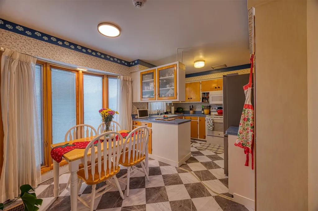 205 18th Avenue NW Great Falls MT 59404