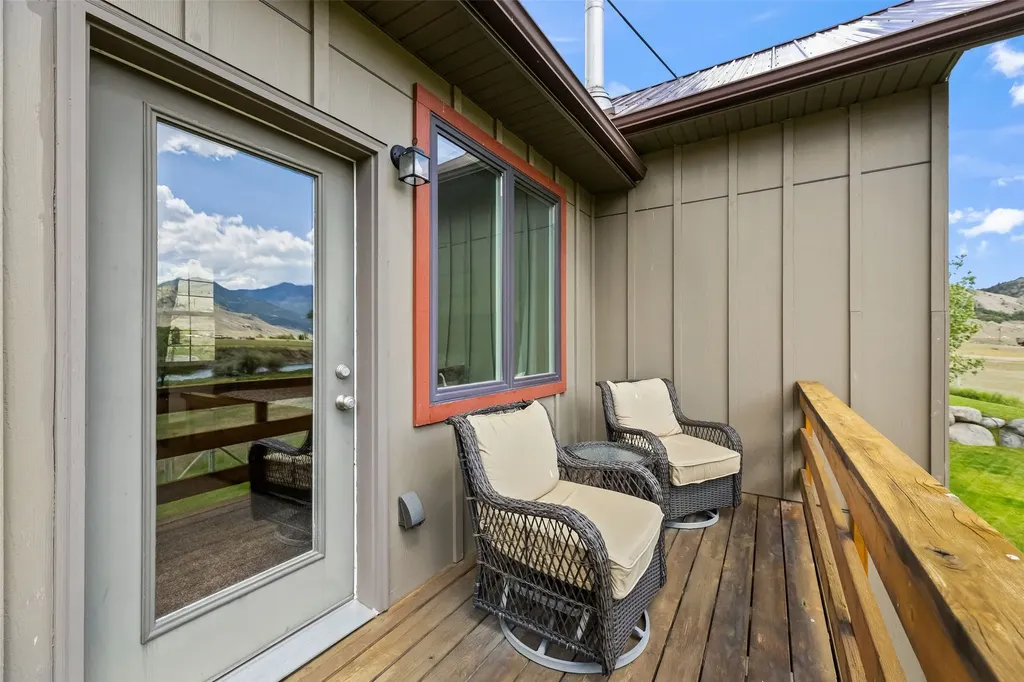 521 Us Highway 89 S Gardiner MT 59030
