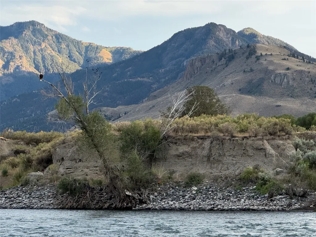 521 Us Highway 89 S Gardiner MT 59030