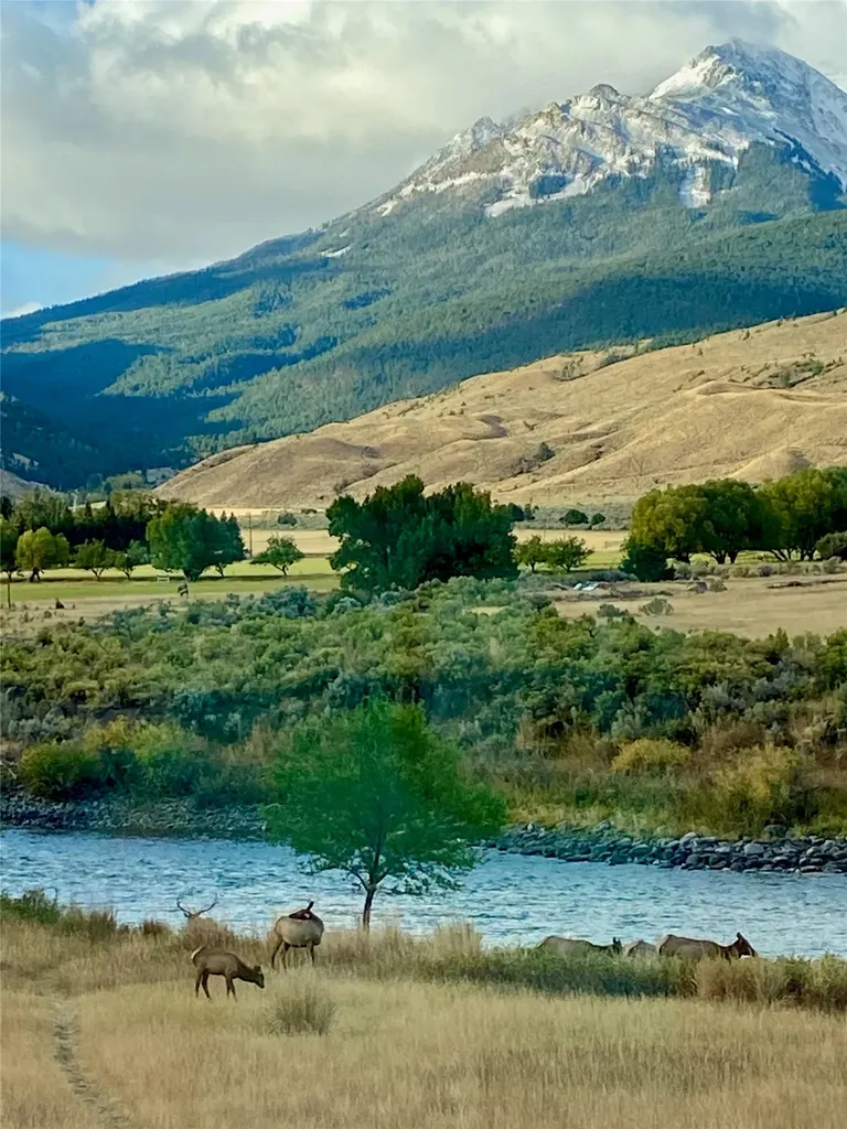 521 Us Highway 89 S Gardiner MT 59030