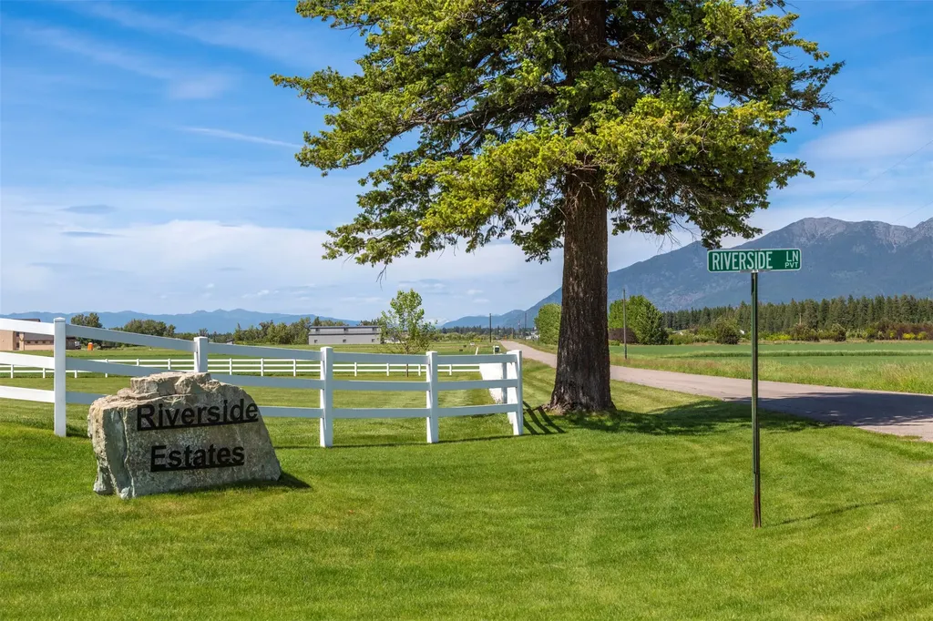 Nhn Riverside Lane Bigfork MT 59911