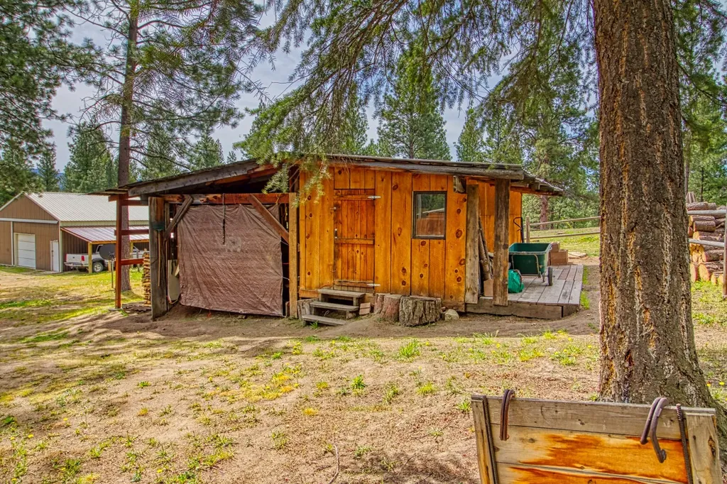 456 Blue Jay Lane Hamilton MT 59840