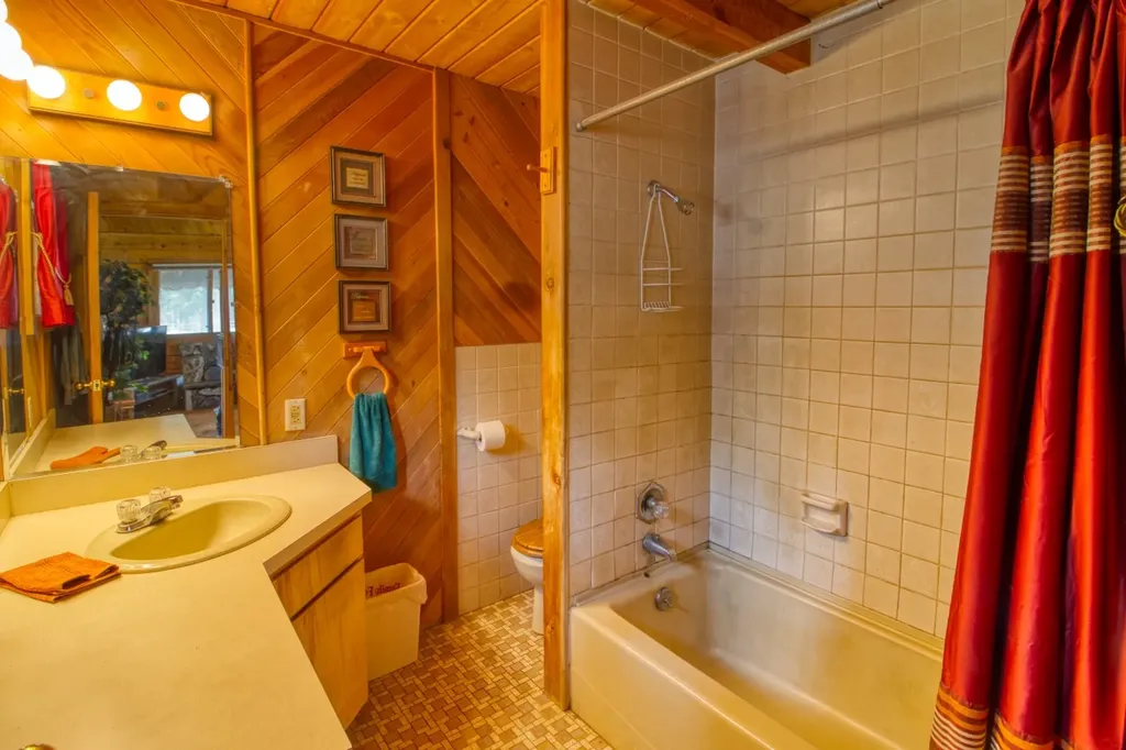 456 Blue Jay Lane Hamilton MT 59840