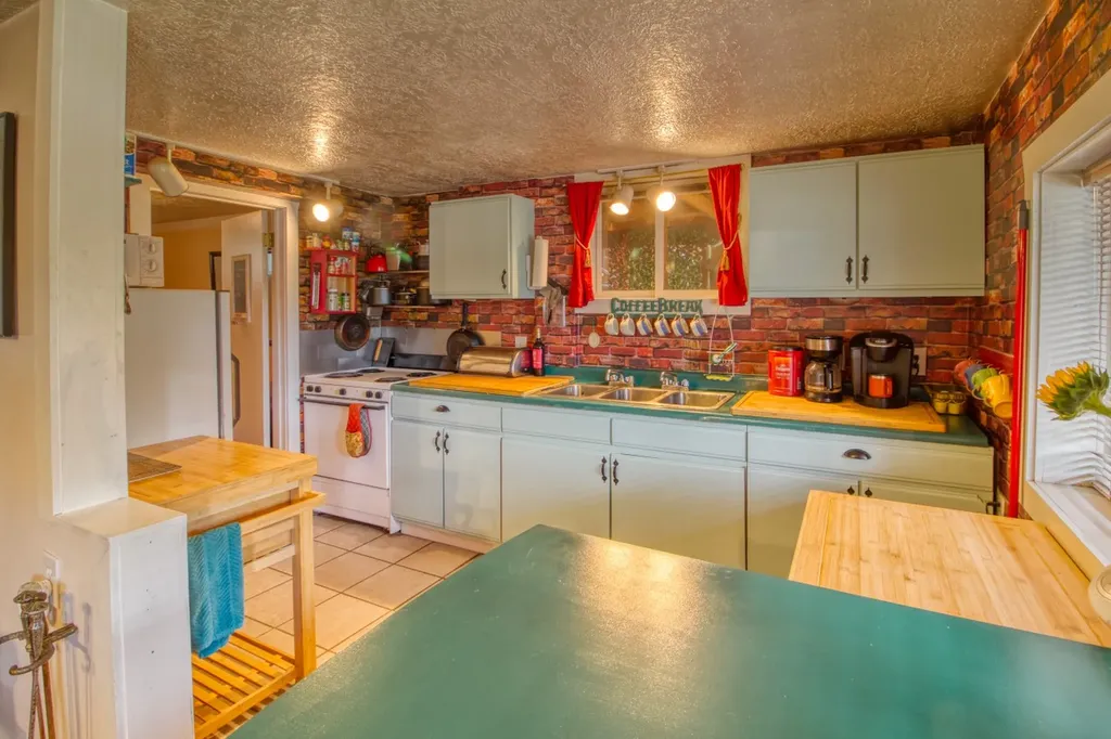 456 Blue Jay Lane Hamilton MT 59840