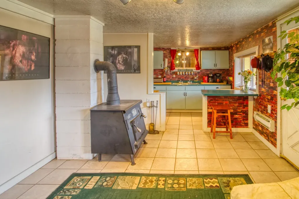 456 Blue Jay Lane Hamilton MT 59840