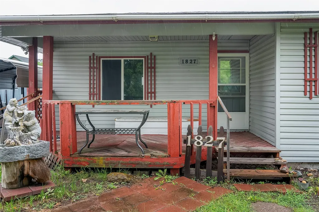 1827 W 9th Avenue W Columbia Falls MT 59912