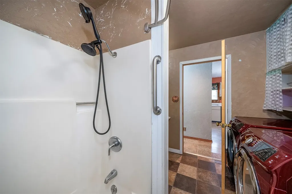 1827 W 9th Avenue W Columbia Falls MT 59912