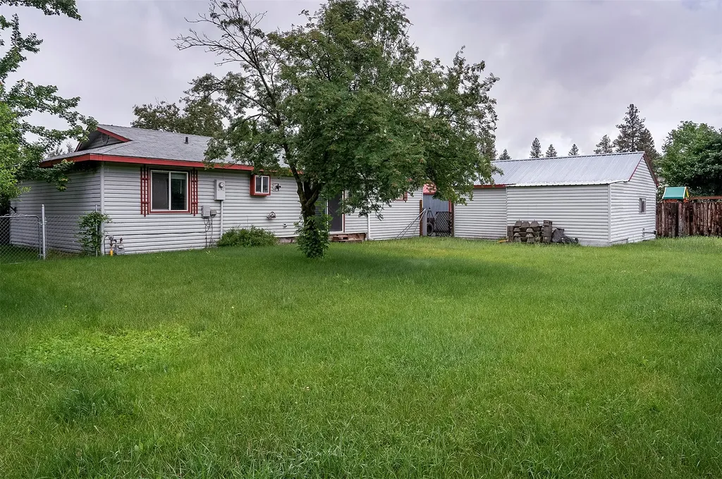 1827 W 9th Avenue W Columbia Falls MT 59912