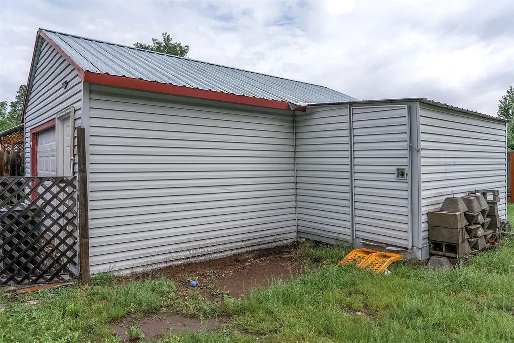 1827 W 9th Avenue W Columbia Falls MT 59912