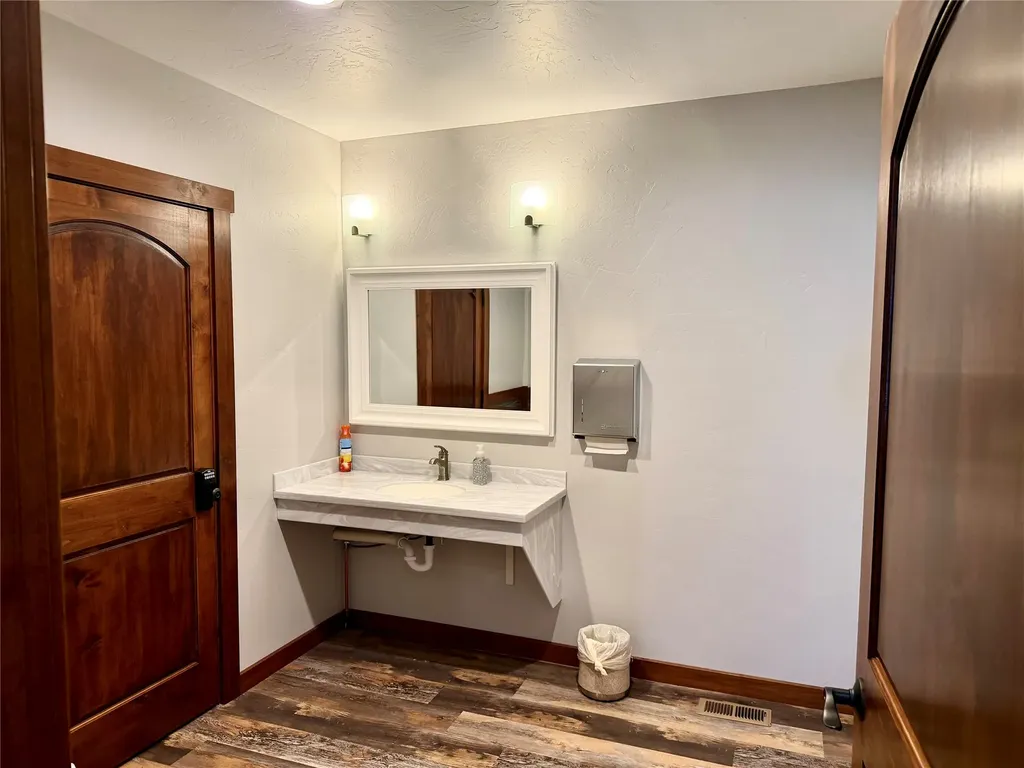 311 12th Street W Chinook MT 59523