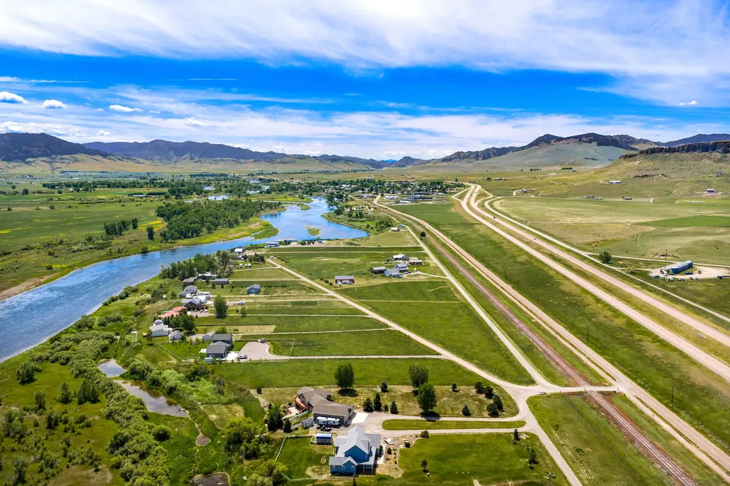 Nhn Willow Bend Lane Cascade MT 59421
