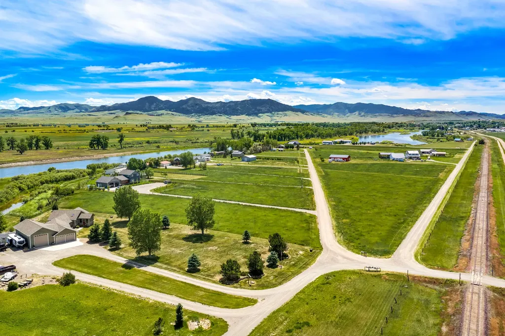 Nhn Willow Bend Lane Cascade MT 59421