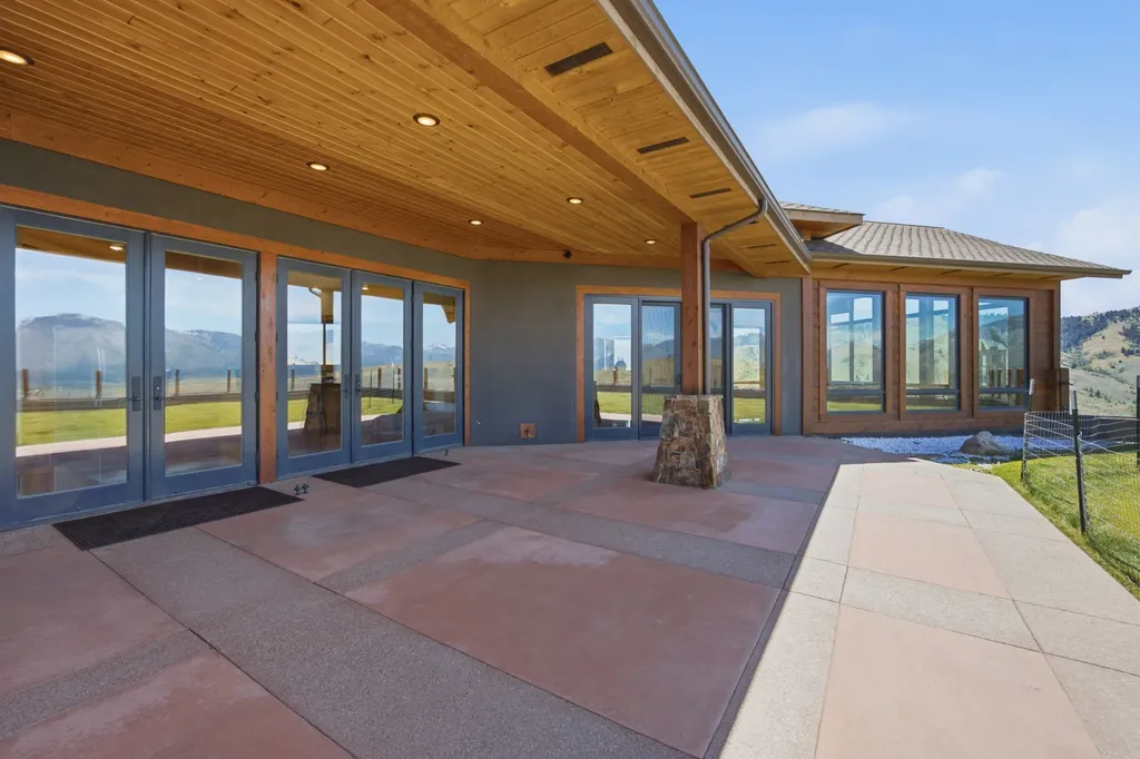 555 Skyfire Drive Hamilton MT 59840