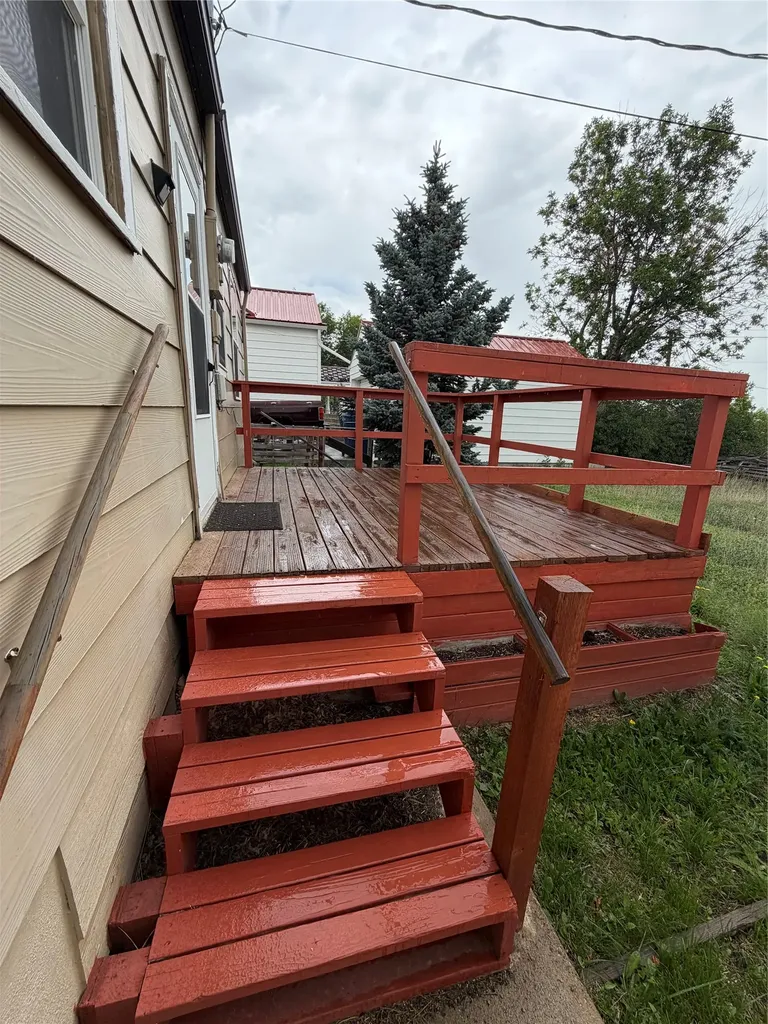 19 1st Street S Shelby MT 59474