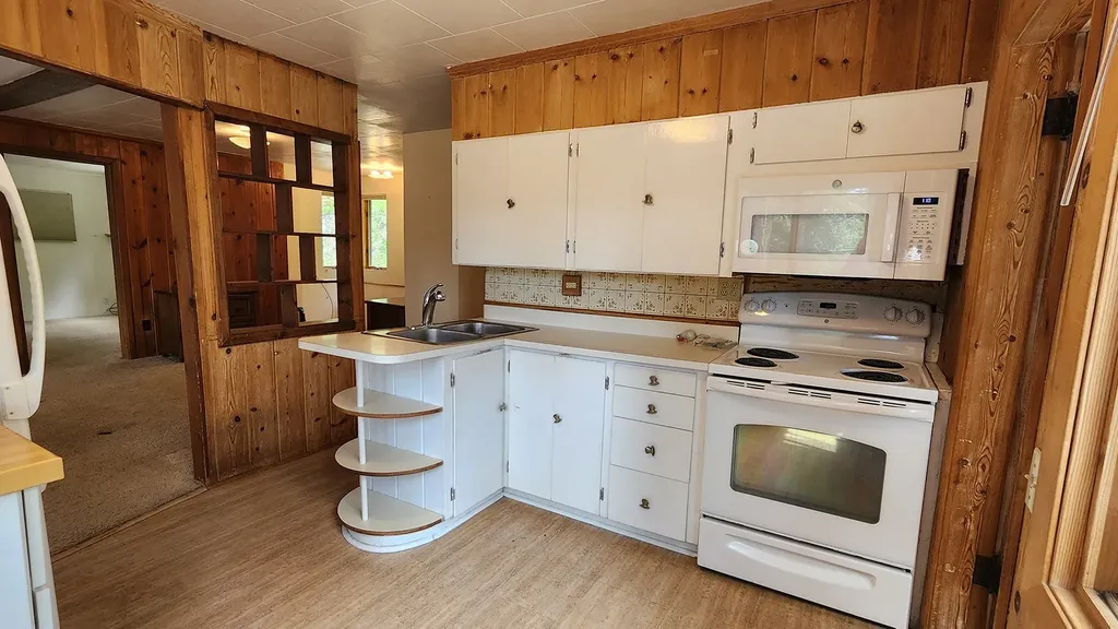 67 Bridge Street Bigfork MT 59911