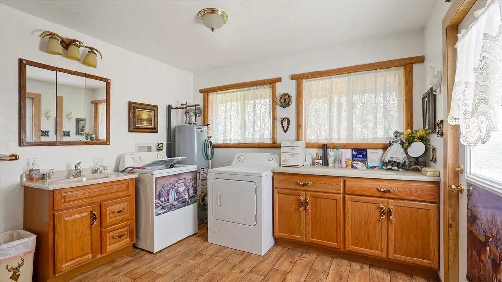 4855 Iron Ridge Loop Helena MT 59602