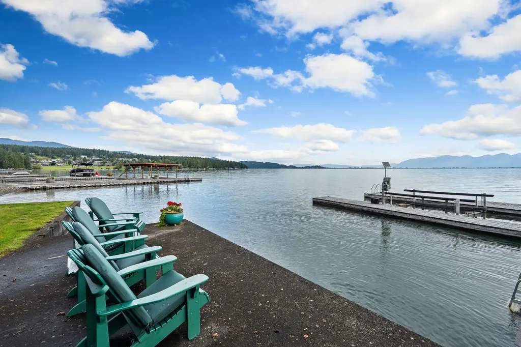 381 Caroline Point Lakeside MT 59922