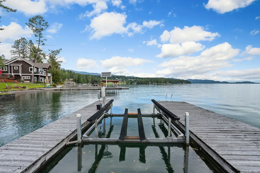 381 Caroline Point Lakeside MT 59922