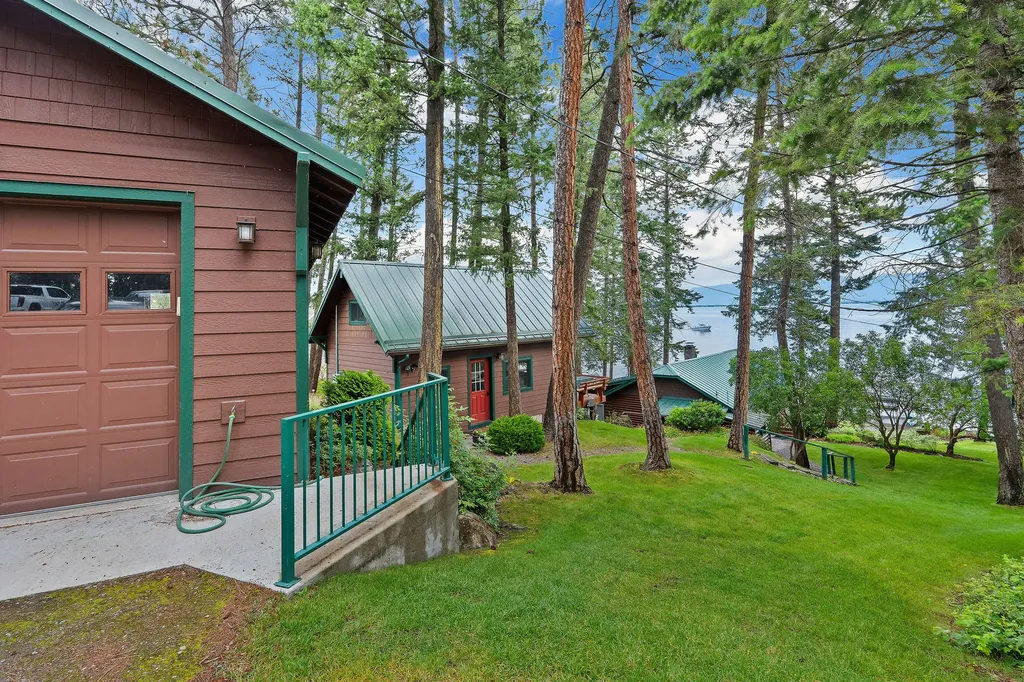 381 Caroline Point Lakeside MT 59922