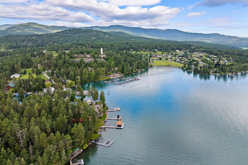 381 Caroline Point Lakeside MT 59922