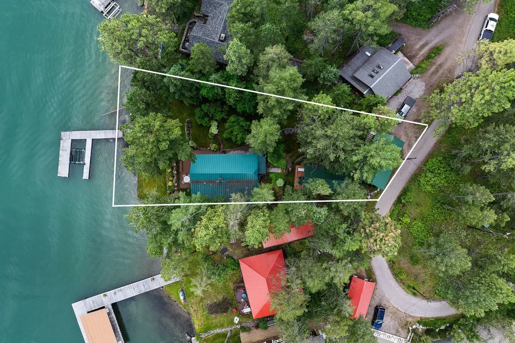 381 Caroline Point Lakeside MT 59922