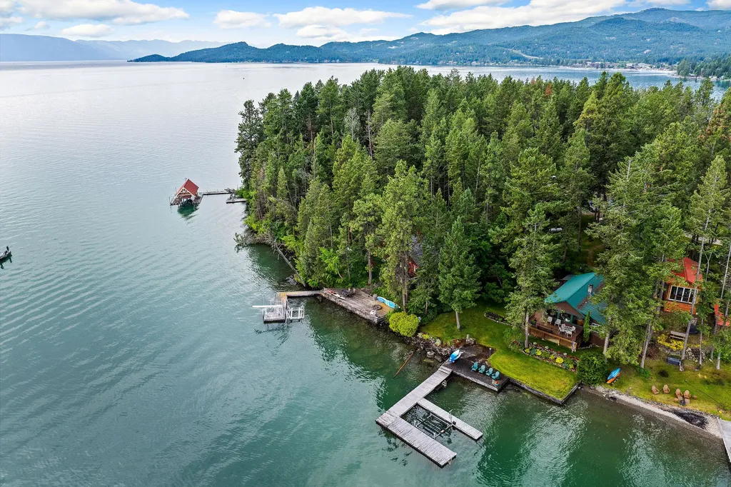 381 Caroline Point Lakeside MT 59922