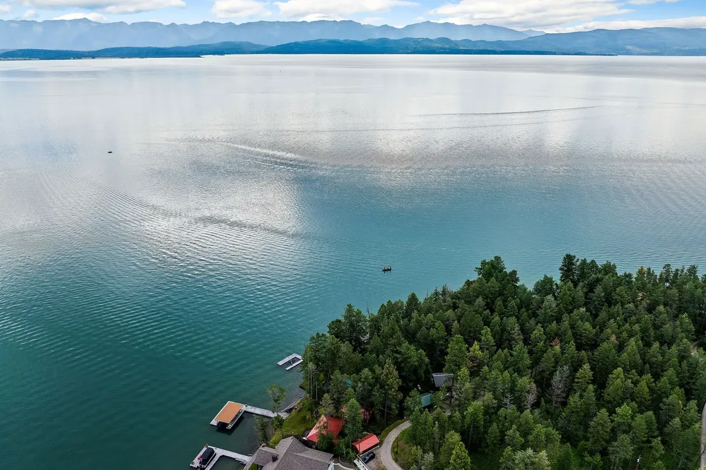 381 Caroline Point Lakeside MT 59922
