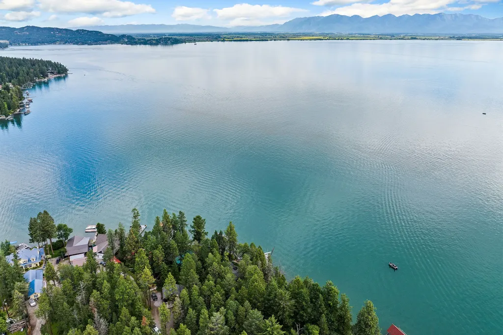 381 Caroline Point Lakeside MT 59922