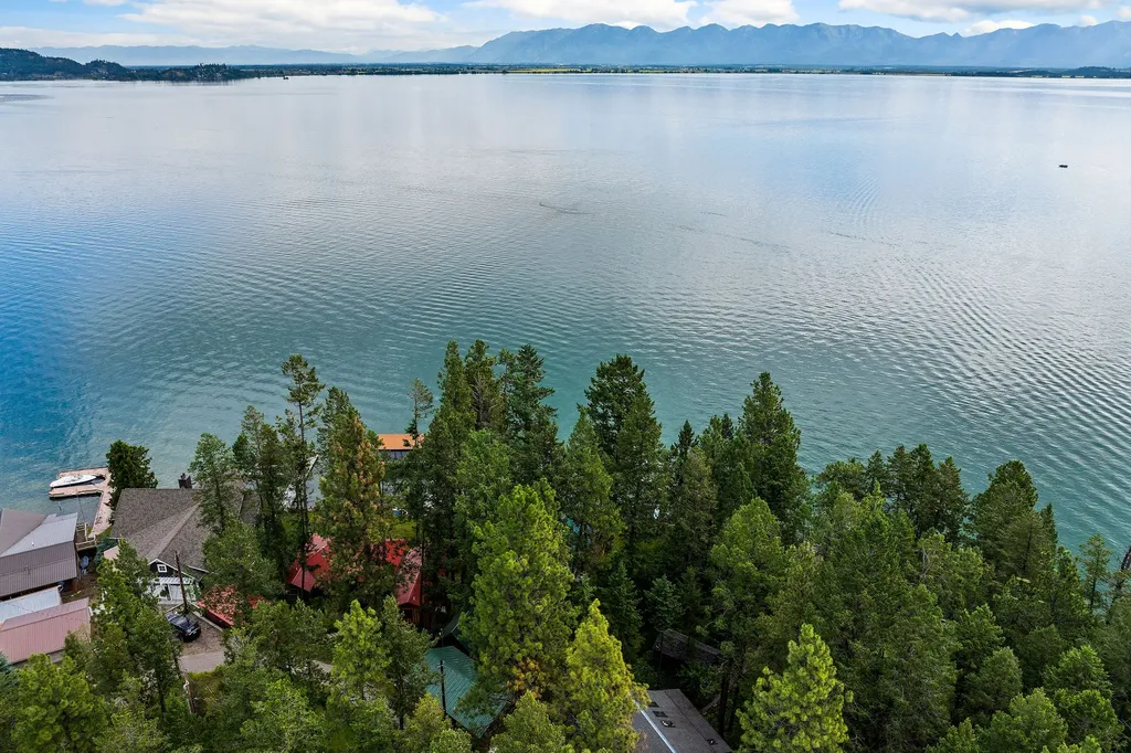 381 Caroline Point Lakeside MT 59922