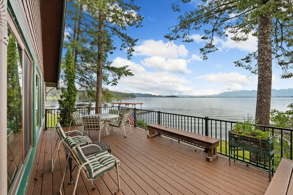381 Caroline Point Lakeside MT 59922