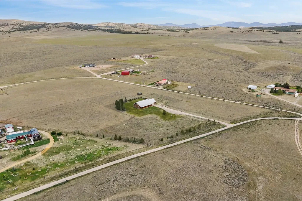 5824 Racehorse Loop Helena MT 59602