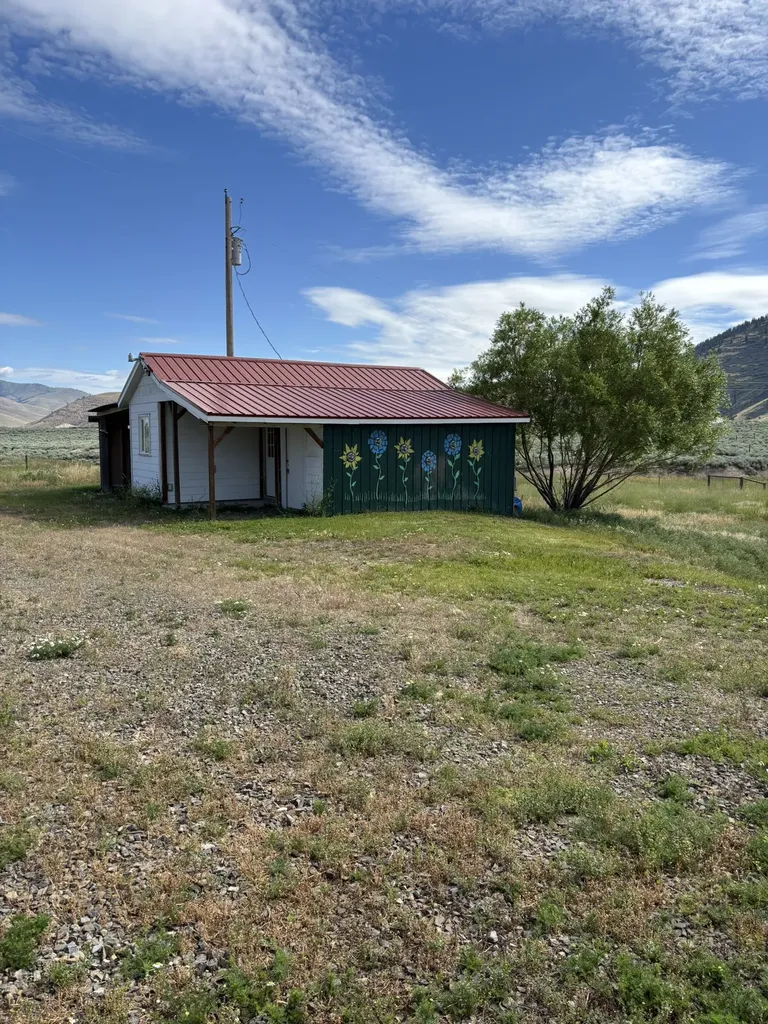 77 Sagebrush Flats Trail Hot Springs MT 59845