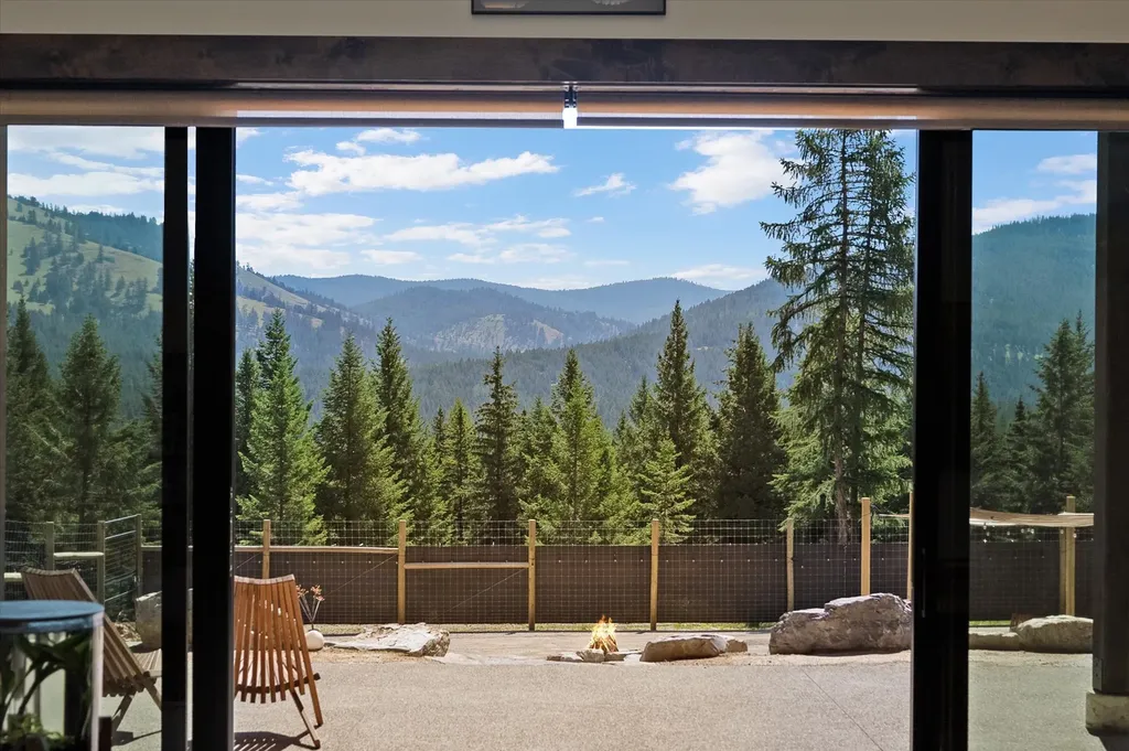 233 Wild Bill Trail Kila MT 59920