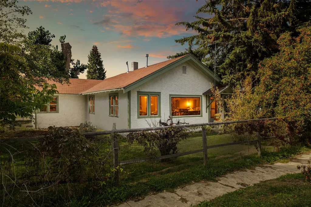 1093 Eastside Highway Corvallis MT 59828