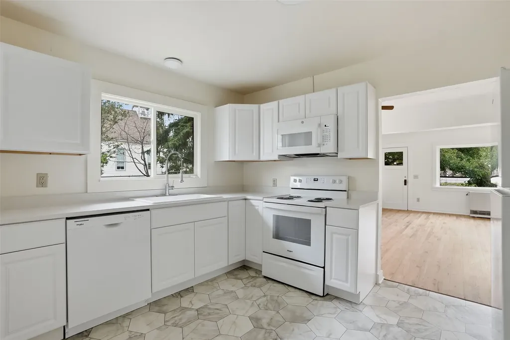 1093 Eastside Highway Corvallis MT 59828