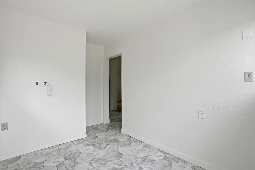 1093 Eastside Highway Corvallis MT 59828