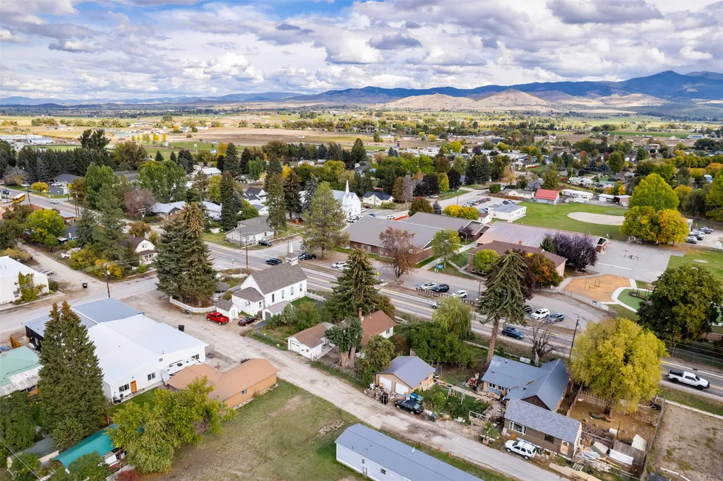1093 Eastside Highway Corvallis MT 59828