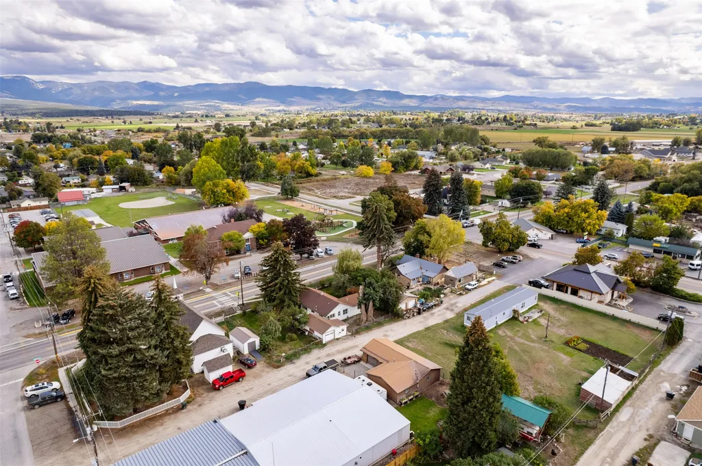 1093 Eastside Highway Corvallis MT 59828