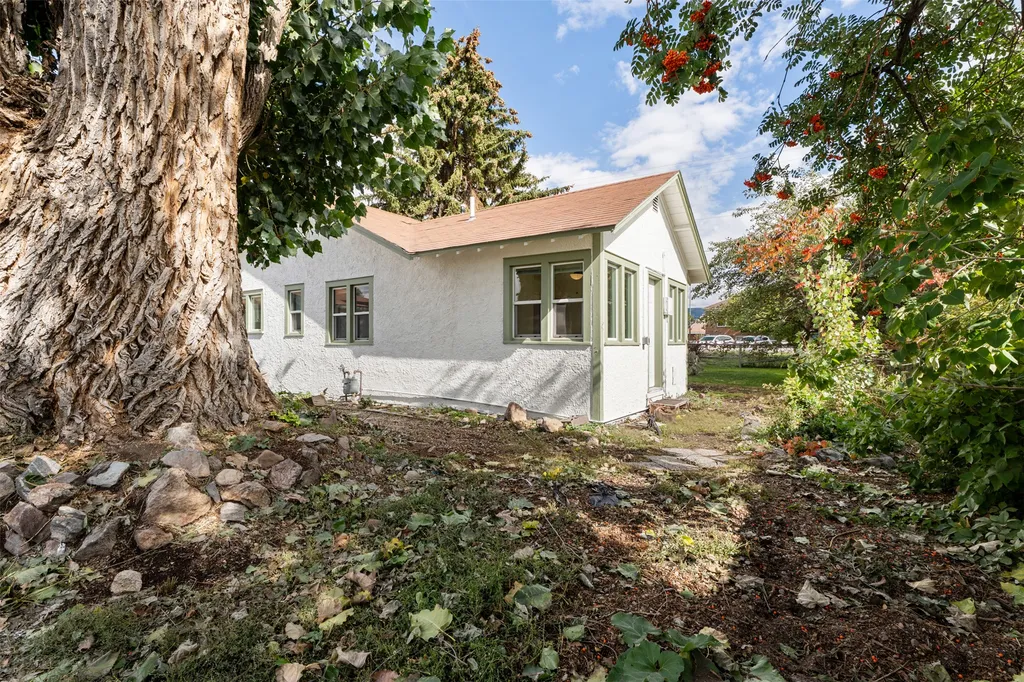 1093 Eastside Highway Corvallis MT 59828