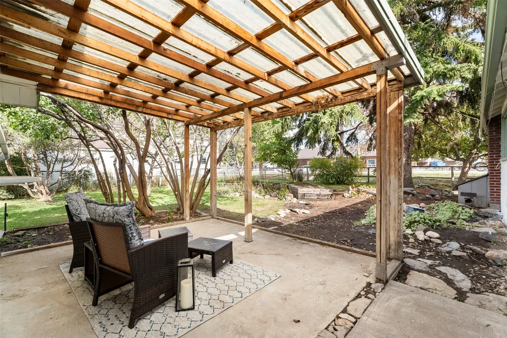 1093 Eastside Highway Corvallis MT 59828