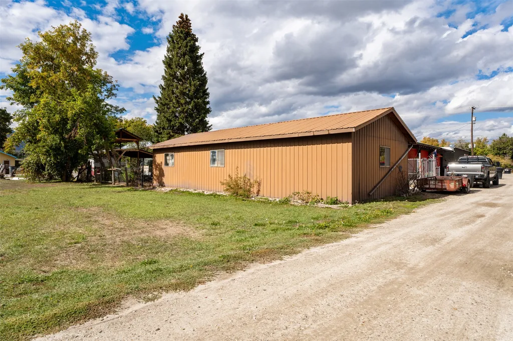 1093 Eastside Highway Corvallis MT 59828