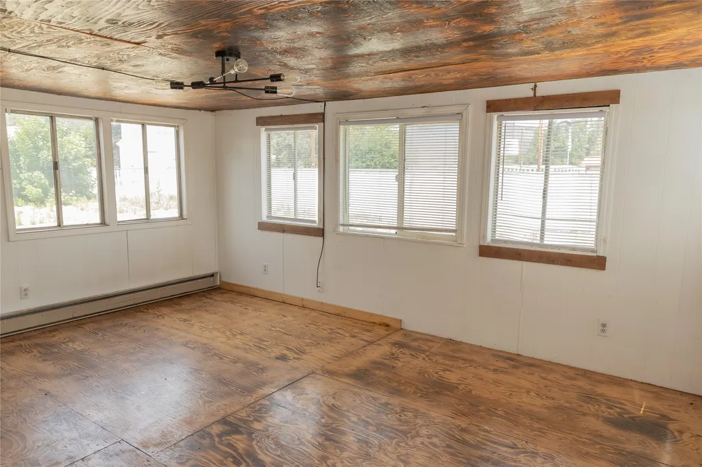 22 Crossroad Way Libby MT 59923