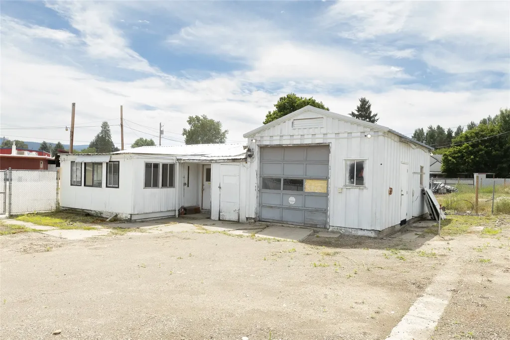 22 Crossroad Way Libby MT 59923
