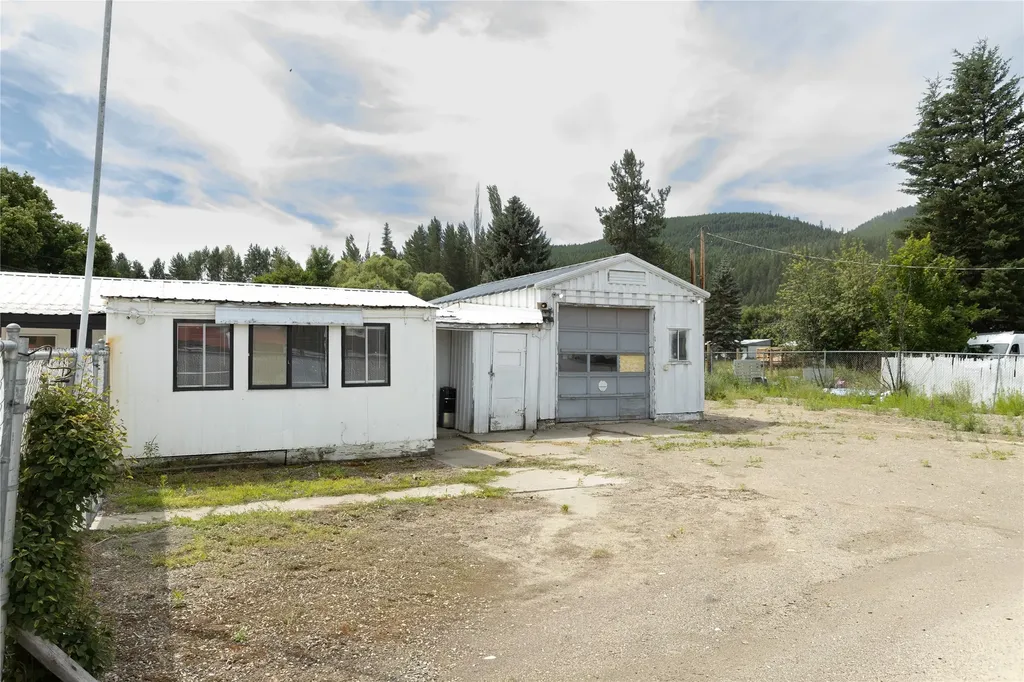 22 Crossroad Way Libby MT 59923