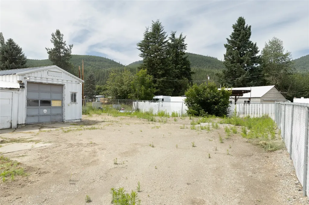 22 Crossroad Way Libby MT 59923