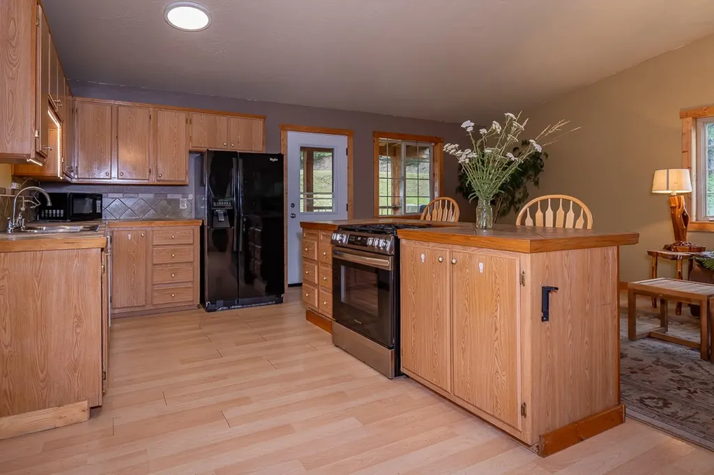 36 Northshore Road Trout Creek MT 59874