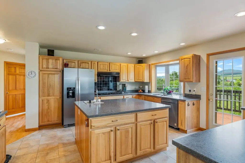 27 Beavertail Road Red Lodge MT 59068